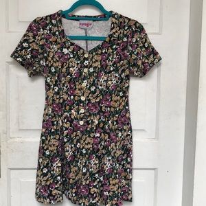 Vintage Floral Button Front Romper 🌸💐🎀